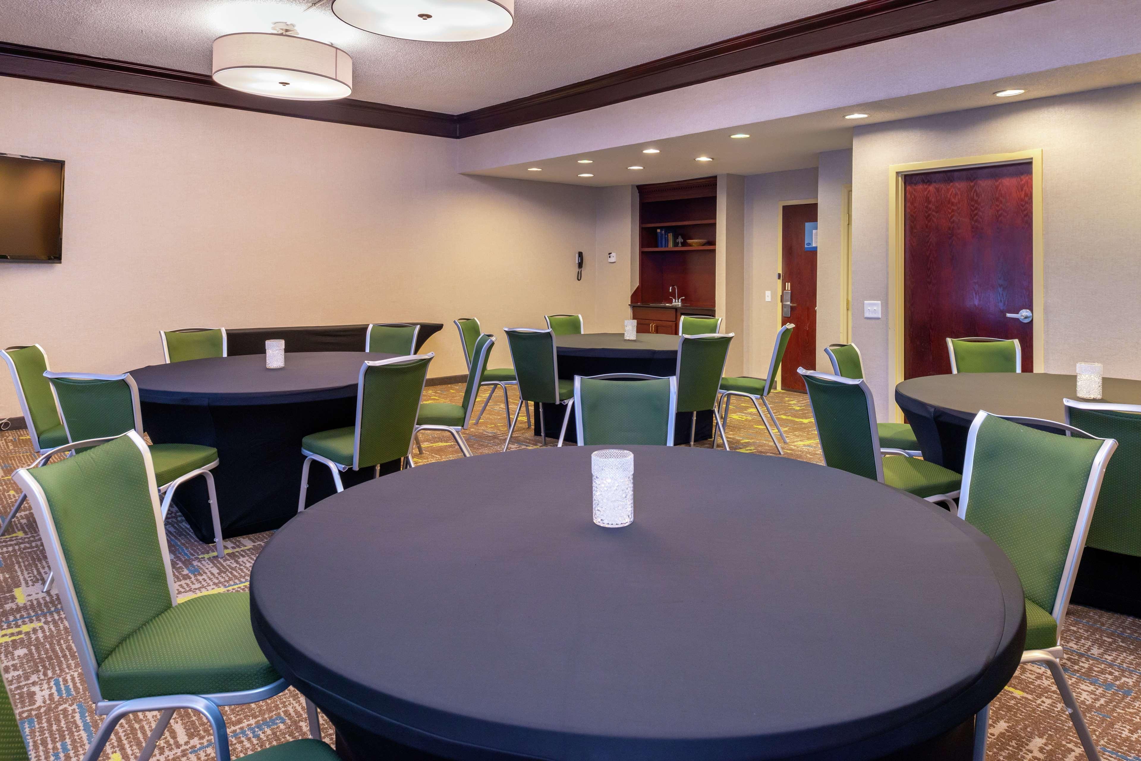 Hampton Inn Greensboro Airport מראה חיצוני תמונה