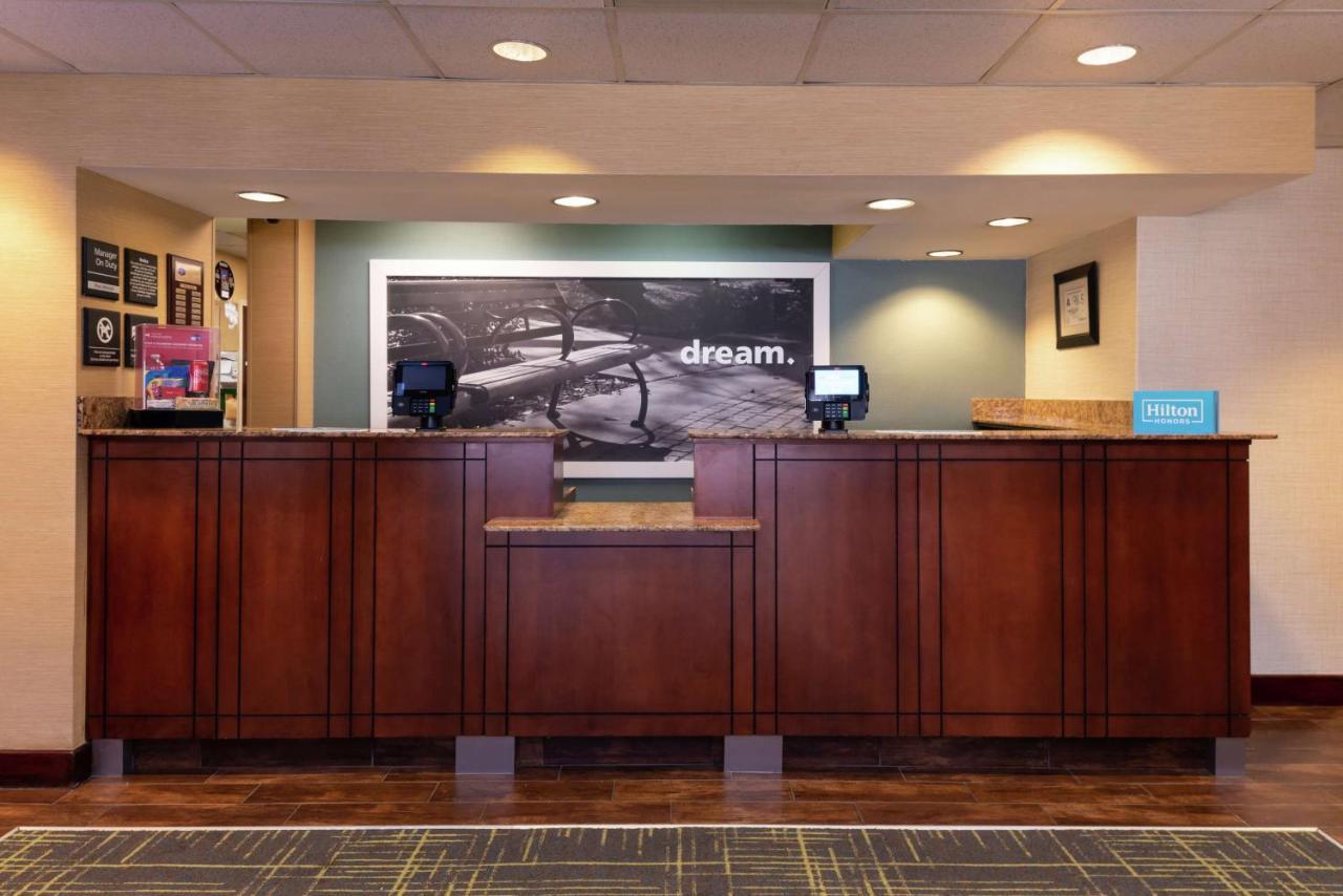 Hampton Inn Greensboro Airport מראה חיצוני תמונה