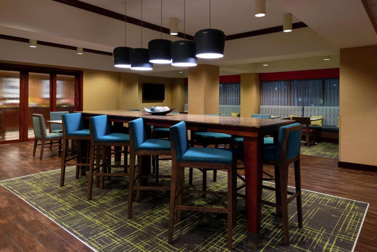 Hampton Inn Greensboro Airport מראה חיצוני תמונה