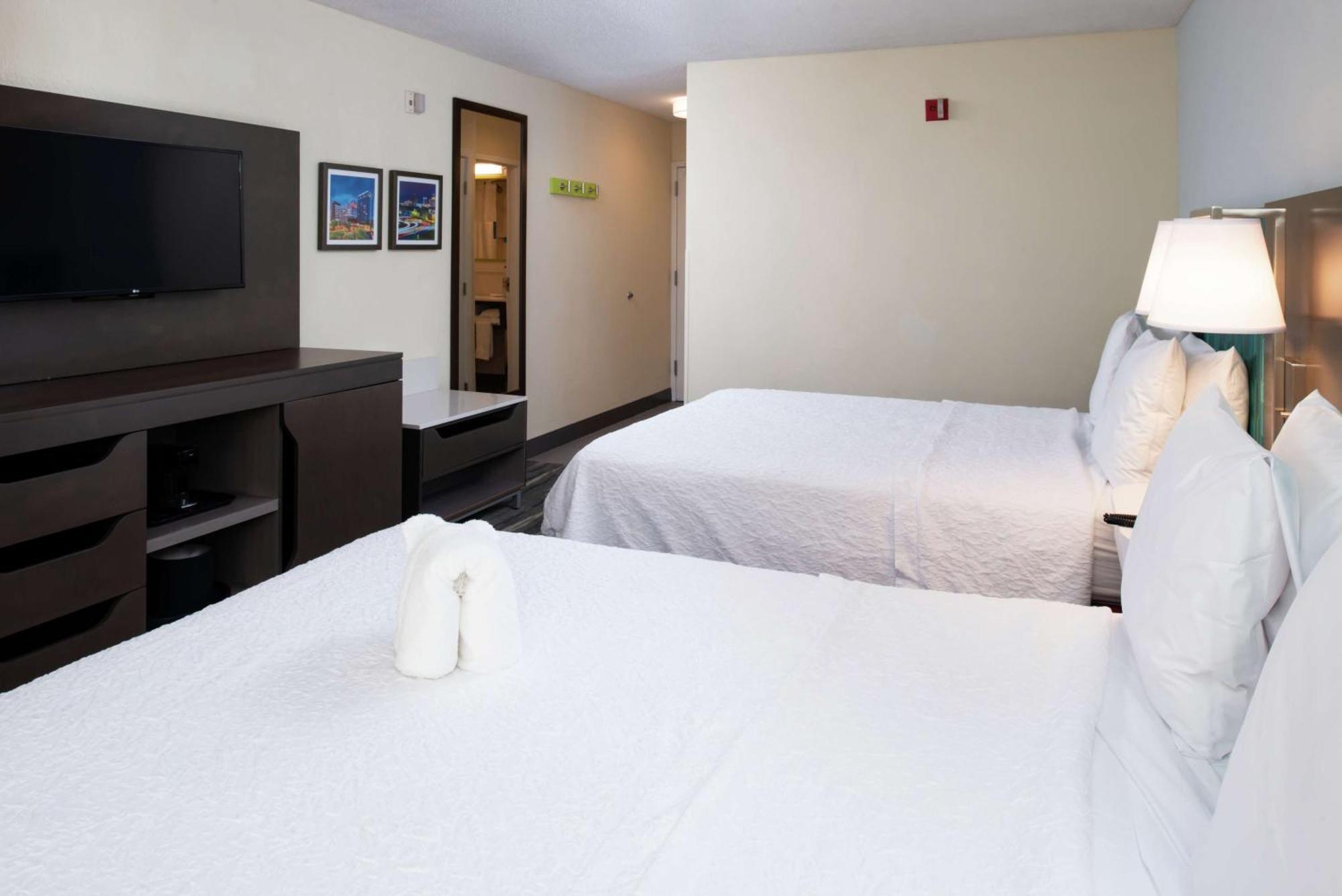Hampton Inn Greensboro Airport מראה חיצוני תמונה