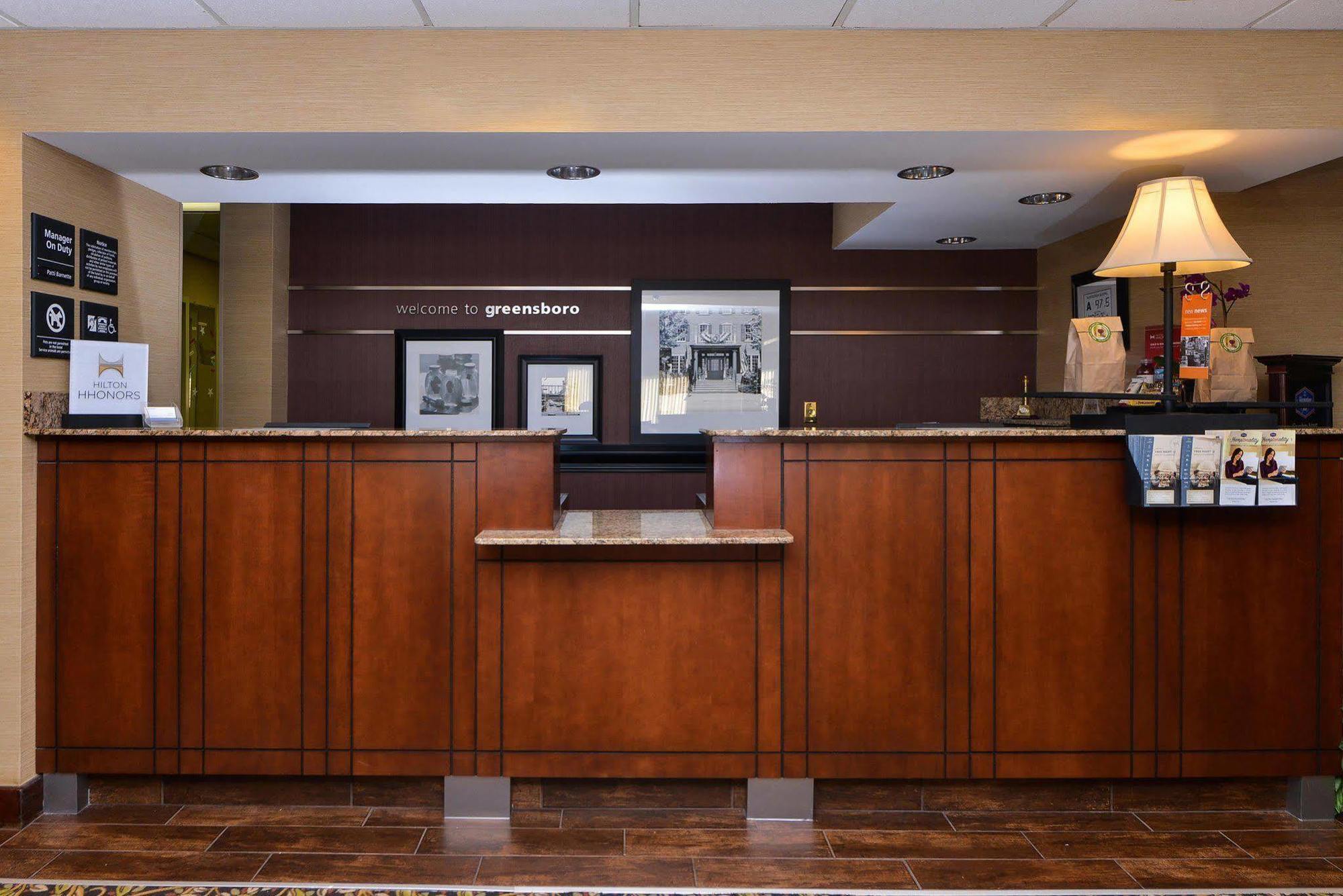Hampton Inn Greensboro Airport מראה חיצוני תמונה